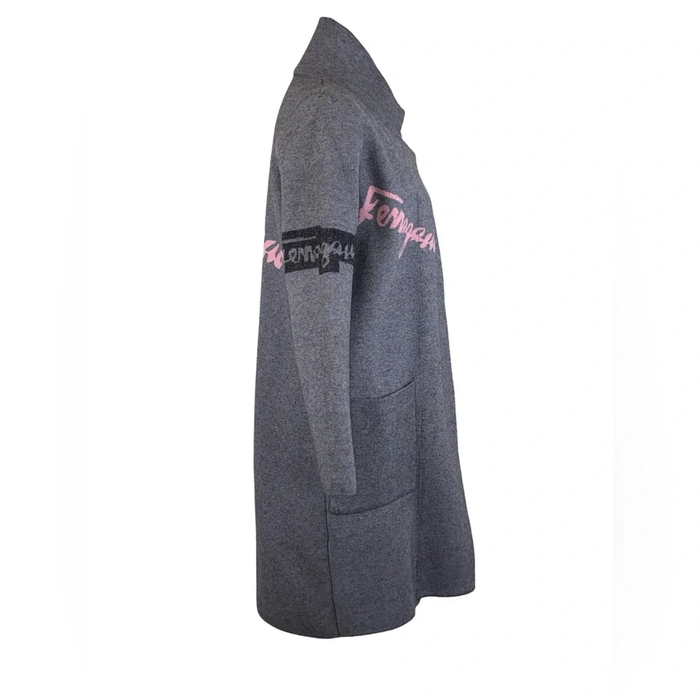 FERRAGAMO WOOL CARDIGAN IN GRAY WITH PINK AND BLACK SIGNATURE LOGOS - Picture 7 of 7